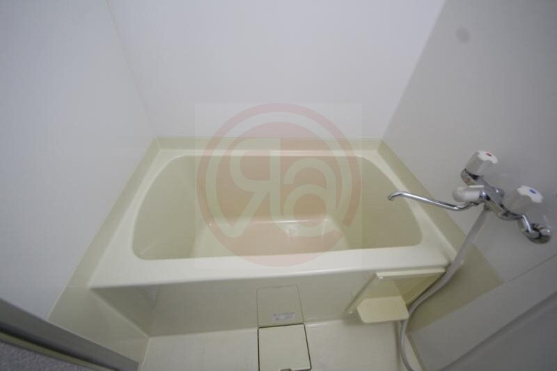 物件内観写真10　(日々の疲れを癒すお風呂付です)