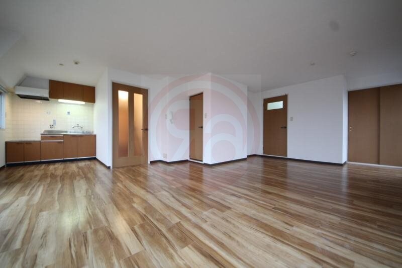 物件内観写真22　(広々とした洋室です)