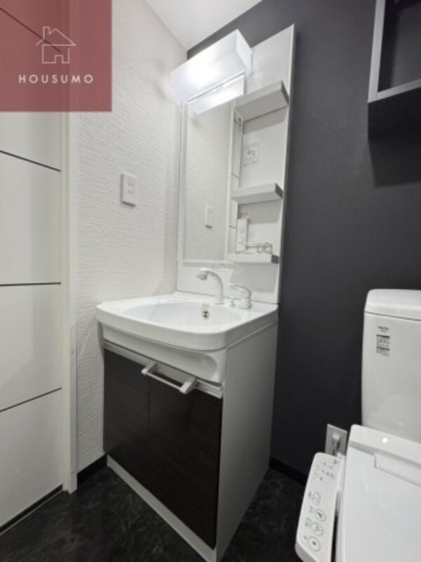 独立洗面台(独立洗面台あり、毎朝おしゃれに忙しい女性の方におすすめです)