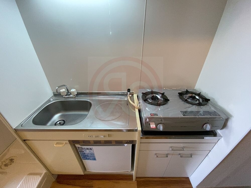 物件内観写真8　(落ち着いた色調の寝室です)