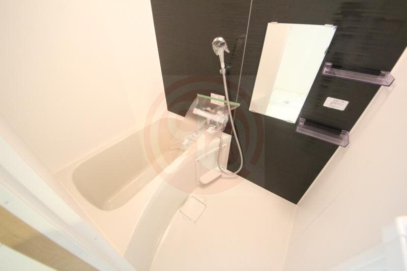 物件内観写真10　(日々の疲れを癒すお風呂付です)