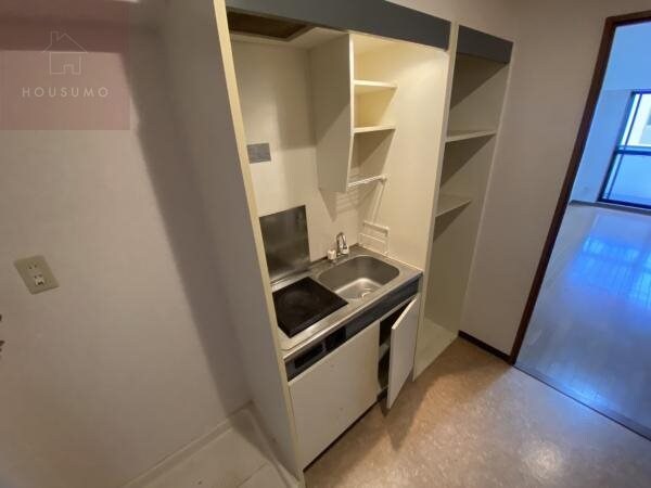 物件内観写真6　(コンパクトなキッチンで掃除もラクラク)