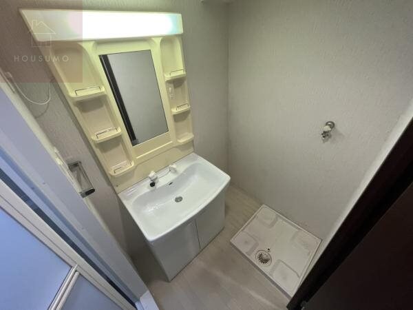 物件内観写真22　(コンパクトで使いやすい洗面所)