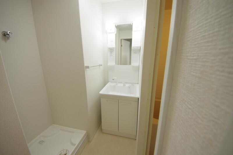 物件内観写真19　(使いやすい独立洗面台です)