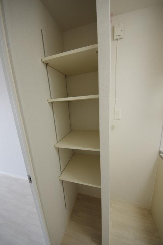 物件内観写真22　(大きなスペースがあり、収納には困りません)