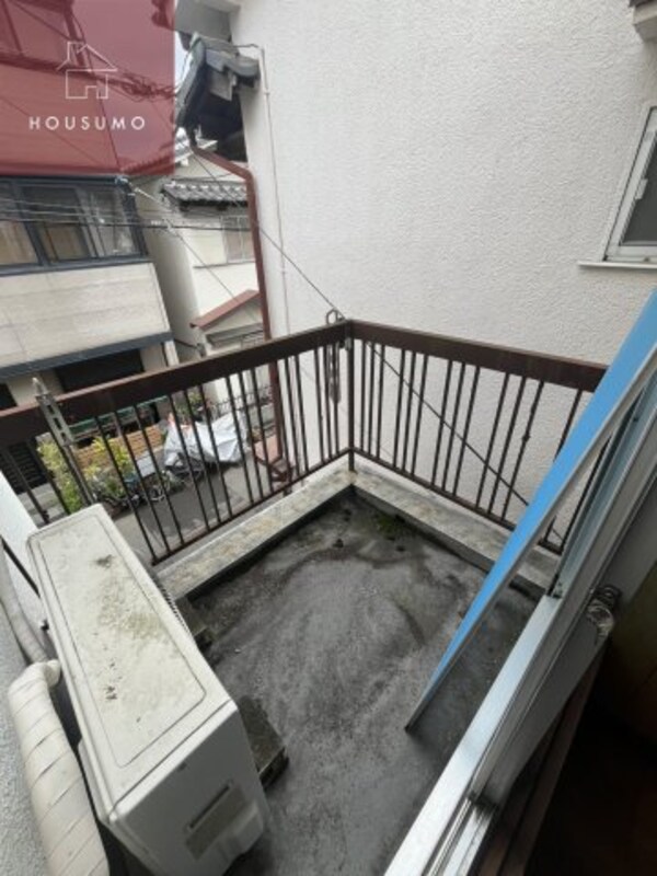 バルコニー(外からの目が気にならないバルコニーで洗濯物が干せます)