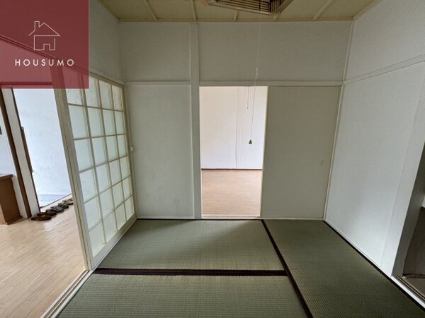 和室(趣のある和室です)