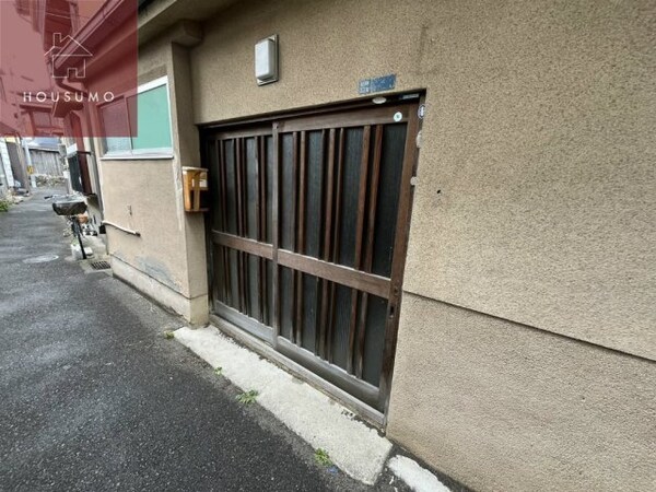 エントランス(ゆとりのあるエントランスです)