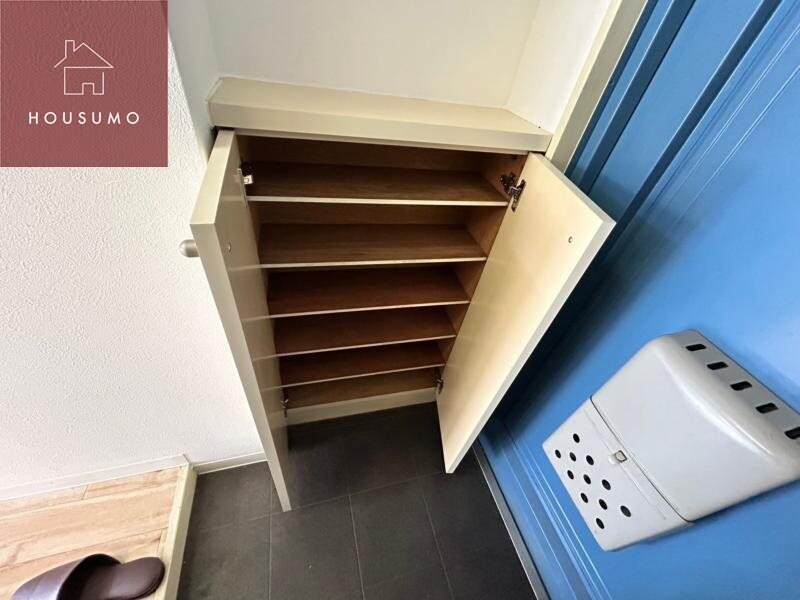 物件内観写真7　(たっぷりとした収納スペースです)