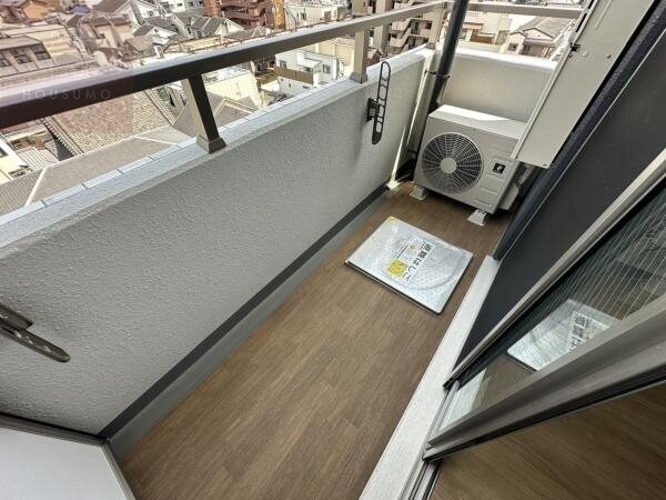 物件内観写真13　(開放的で明るい空間を演出してくれるバルコニーです)