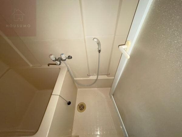 物件内観写真6　(日々の疲れを癒すお風呂付です)