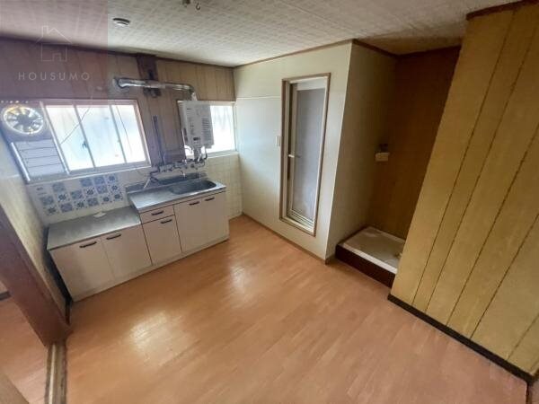 物件内観写真16　(ゆったり過ごせる居間です)