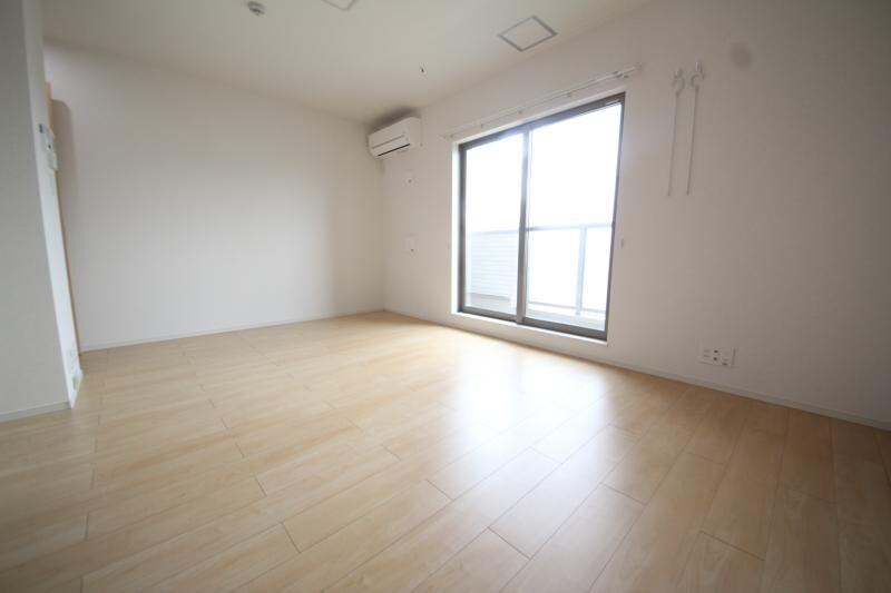 物件内観写真23　(使いやすい居間です)