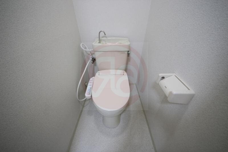 物件内観写真13　(落ち着いた色調のトイレです)