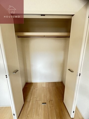 物件内観写真10　(大きなスペースがあり、収納には困りません)