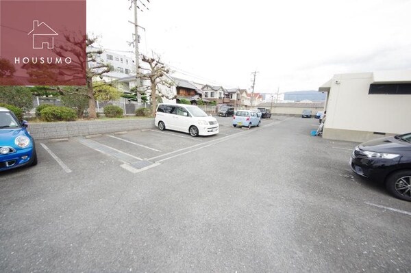 駐車場(駐車スペースもあります)