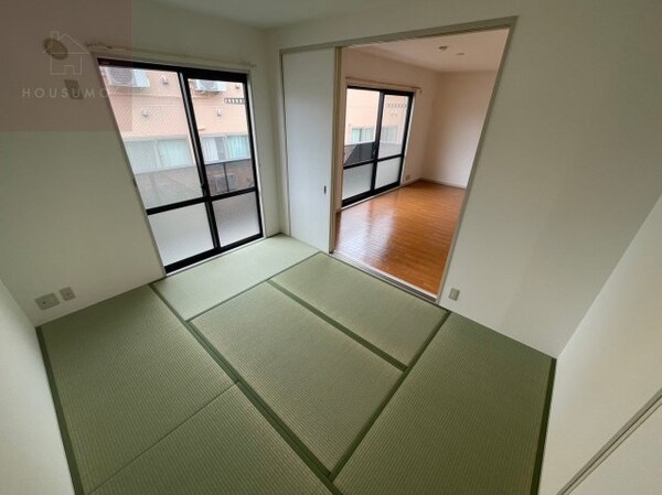和室(日本らしい落ち着いた雰囲気の和室です)
