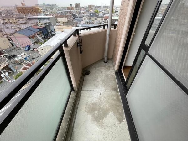 物件内観写真12　(落ち着いた時間を過ごせるバルコニーです)