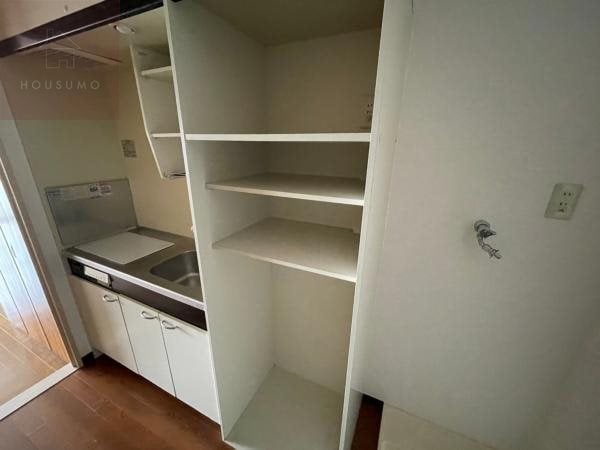 物件内観写真26　(ちょっとした収納スペースも充実しています)