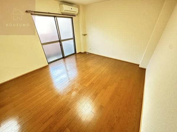 寝室(落ち着いて過ごせるお部屋なので、寝室にいかがでしょうか)