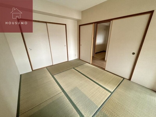 和室(来客時にも便利な和室付き)