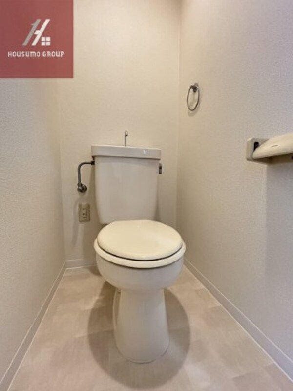 トイレ(落ち着いた色調のトイレです)