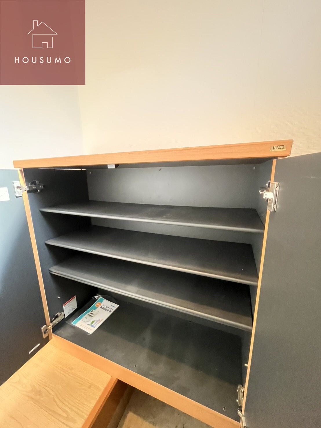 物件内観写真11　(たっぷりとした収納スペースです)