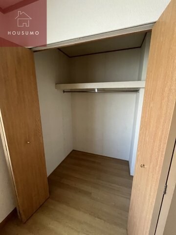 物件内観写真17　(大きなスペースがあり、収納には困りません)