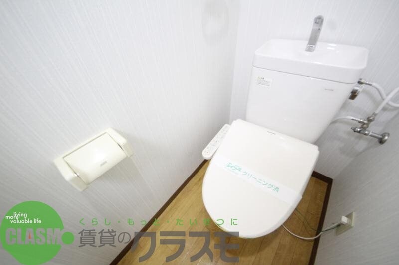 物件内観写真9　(ゆったりとした空間のトイレです)