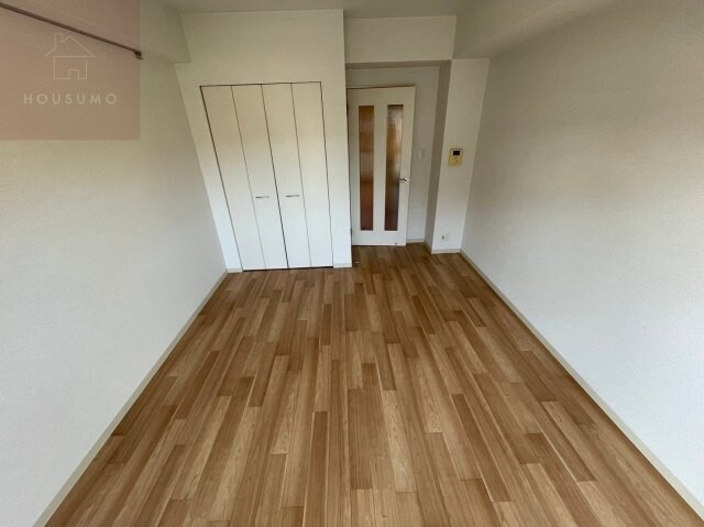 物件内観写真25　(明るい洋室です)