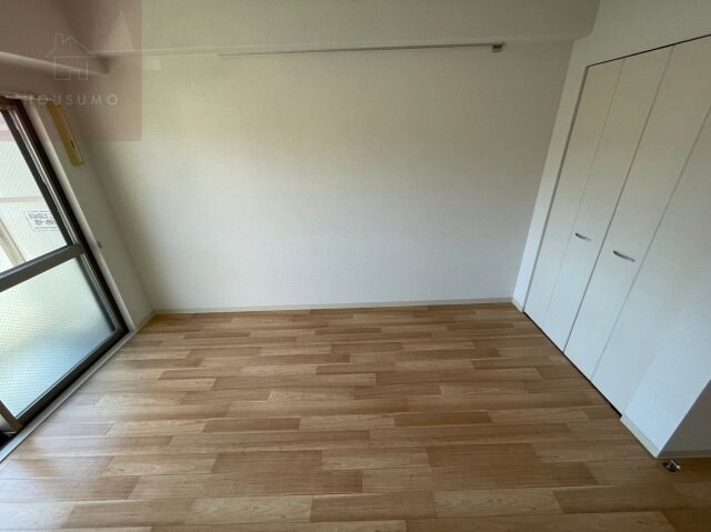 物件内観写真29　(広々とした洋室です)