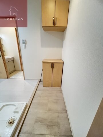 物件内観写真8　(ゆったりとした玄関です)