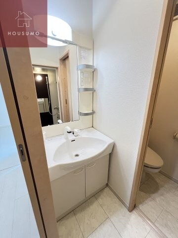 物件内観写真19　(コンパクトで使いやすい洗面所)