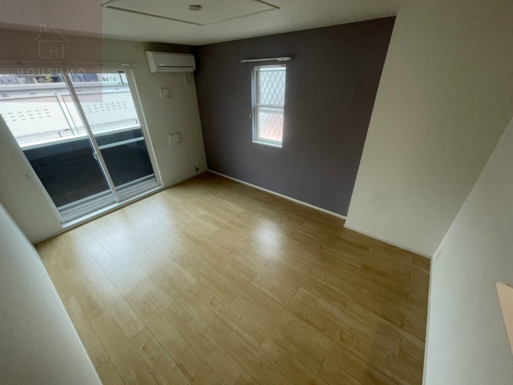 物件内観写真4　(使いやすい居間です)