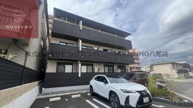 物件外観写真1　(きれいな外観です)