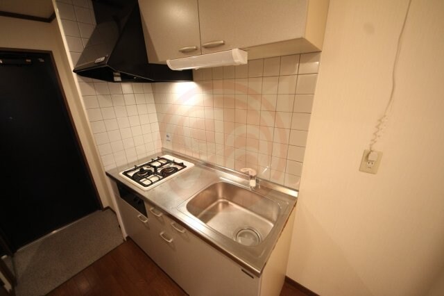 物件内観写真6　(コンパクトなキッチンで掃除もラクラク)