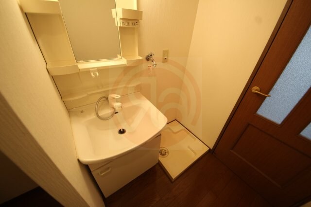 物件内観写真7　(広い洗面スペース)