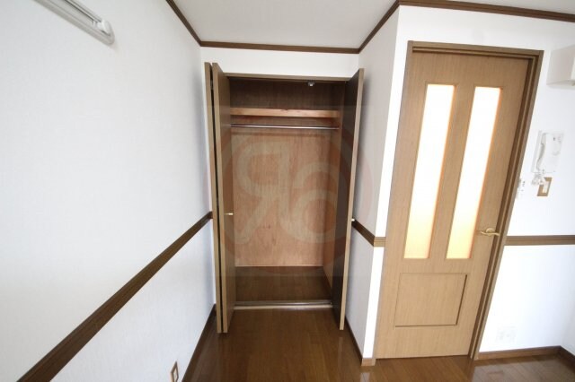 物件内観写真11　(収納豊富です)