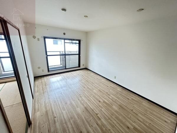 物件内観写真5　(使いやすいリビングです)