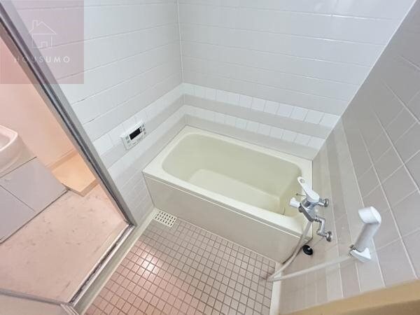 物件内観写真18　(日々の疲れを癒すお風呂付です)