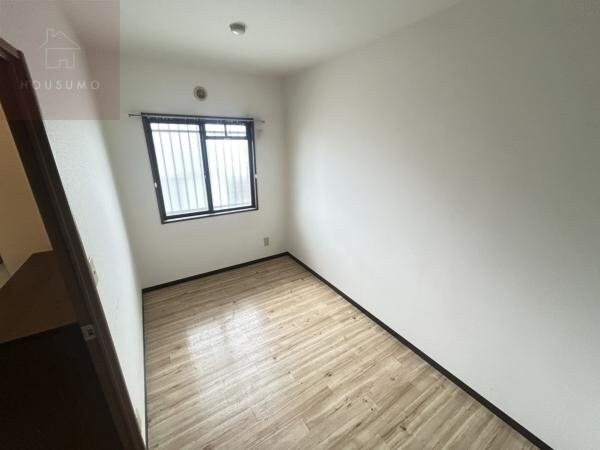 物件内観写真21　(子供のお昼寝に使えるお部屋です)