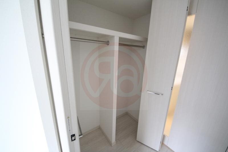 物件内観写真17　(ちょっとした収納スペースも充実しています)