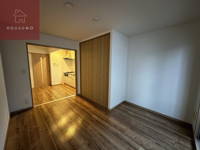 物件内観写真7　(使い勝手のいい寝室です)