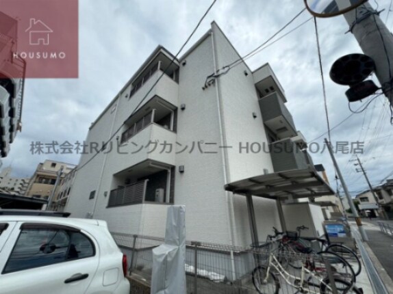 物件外観写真1　(落ち着いた雰囲気の外観です)