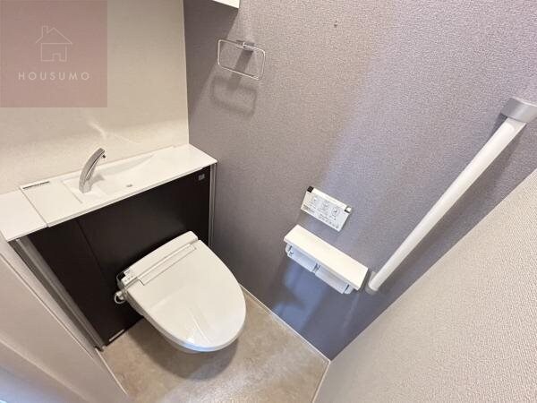 物件内観写真7　(シンプルで使いやすいトイレです)