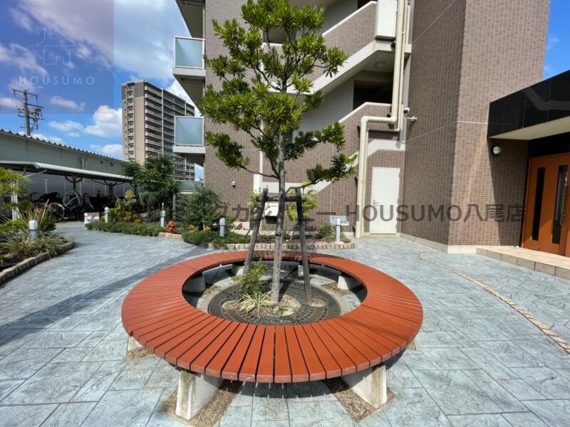 物件外観写真2　(エントランスです)