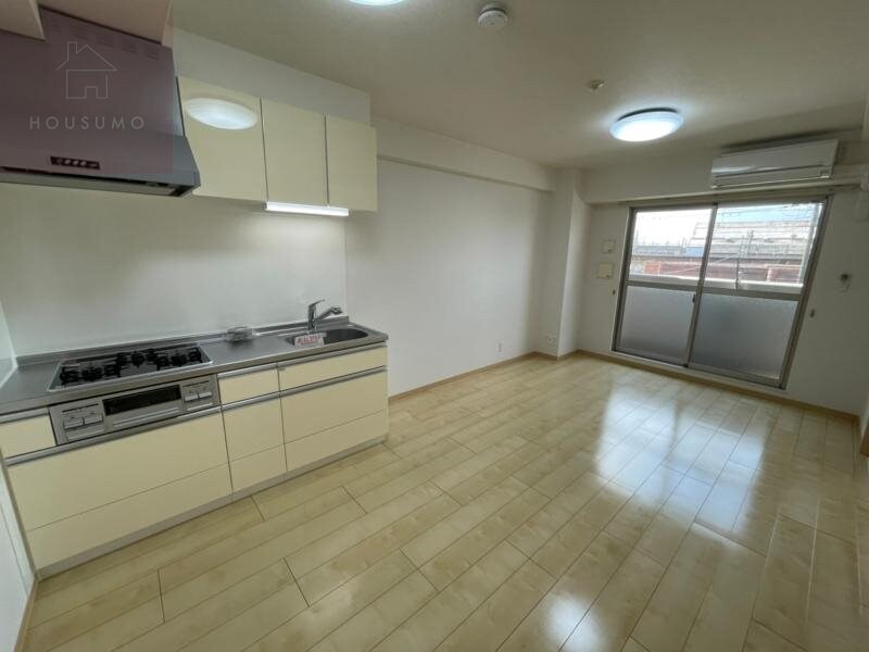 物件内観写真5　(リビングです)