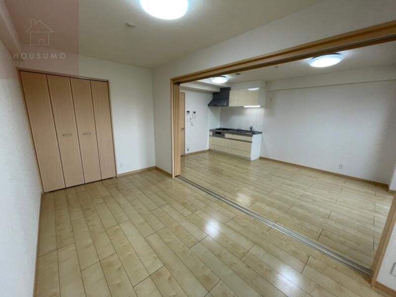 物件内観写真21　(明るい洋室です)