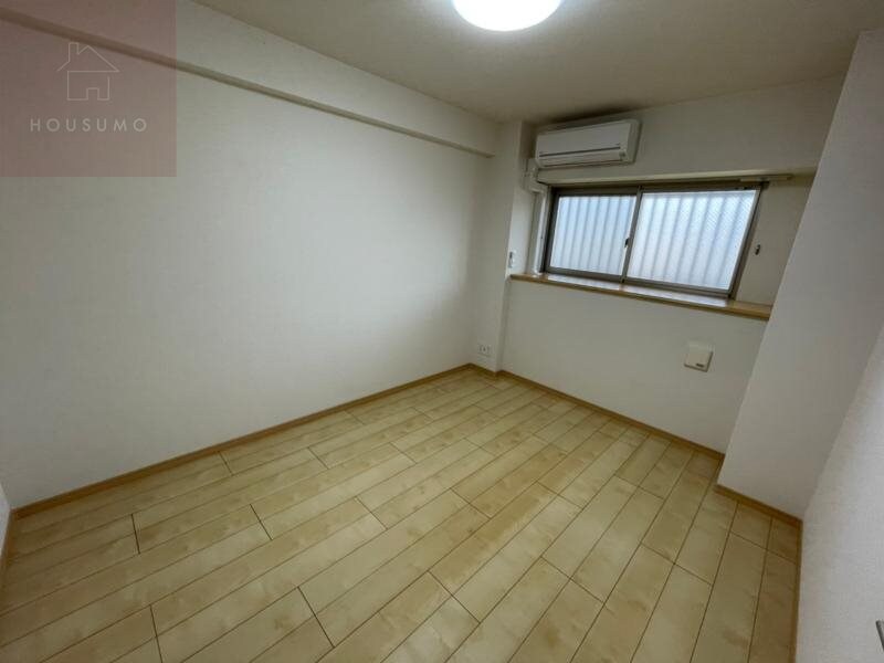 物件内観写真23　(広々とした洋室です)