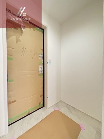 物件内観写真10　(収納もある玄関です)